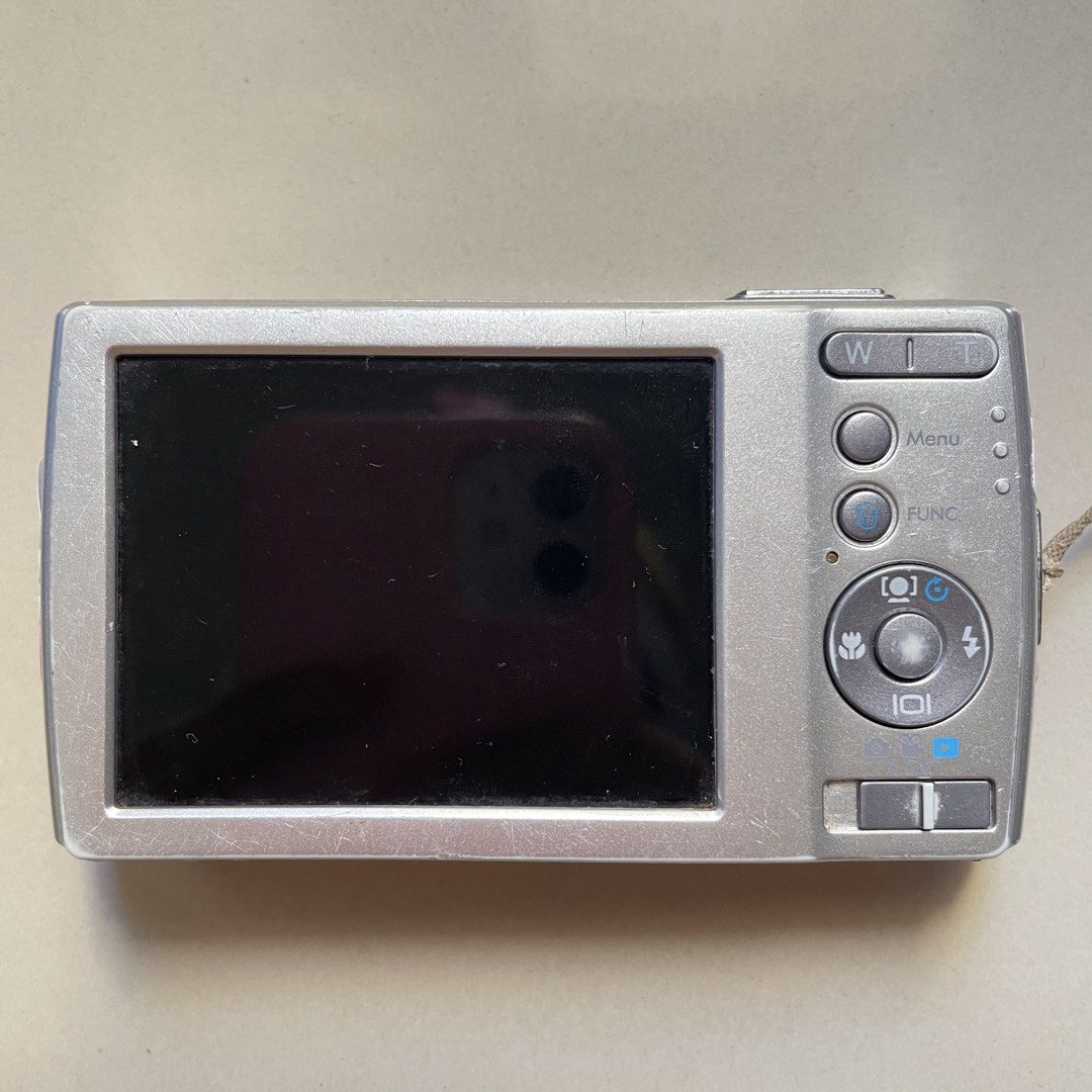 HP Photosmart s300 Digital Camera (Category: Cameras) located in Iligan City. Submitted by tiredsushi (Listing ID 1468630709, Image 3). Description: HP Photosmart S300 🏷️ from ₱3699 to ₱2999 only! infos: ⤷ 14.2 megapixels ⤷ 4x wide optical zoom lens ⤷ slim and compact body ⤷ flash, all buttons are working ⤷ zoom in/out working ⤷ 9/10 body cosmetics ⤷ has super mild burn screen, but does NOT affect the output inclusions : ⤷ unit, lithium ion batt