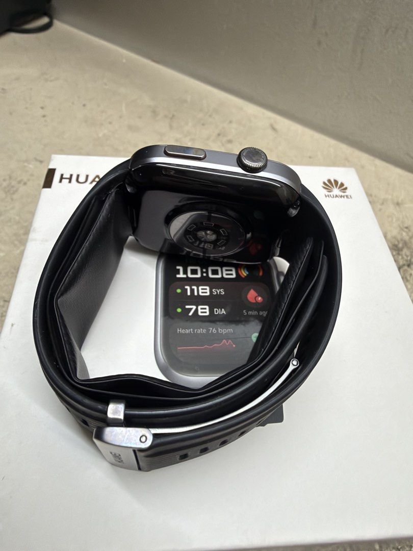 Huawei Watch D2 (Category: Wearables & Smart Watches) located in Pasig City. Submitted by keemo17 (Listing ID 1468517915, Image 3). Description: - Brand/Model: Huawei Watch D2 - Color: Black - Condition: Excellent, like new in original box - Features: Premium smartwatch design with built-in health monitoring display and comfortable sport band - Includes: Watch and original packaging box as shown.