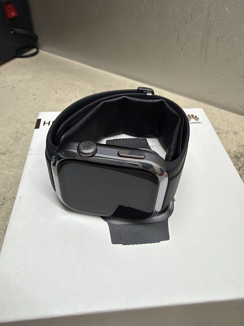 Huawei Watch D2 (Category: Wearables & Smart Watches) located in Pasig City. Submitted by keemo17 (Listing ID 1468517915, Image 2). Description: - Brand/Model: Huawei Watch D2 - Color: Black - Condition: Excellent, like new in original box - Features: Premium smartwatch design with built-in health monitoring display and comfortable sport band - Includes: Watch and original packaging box as shown.