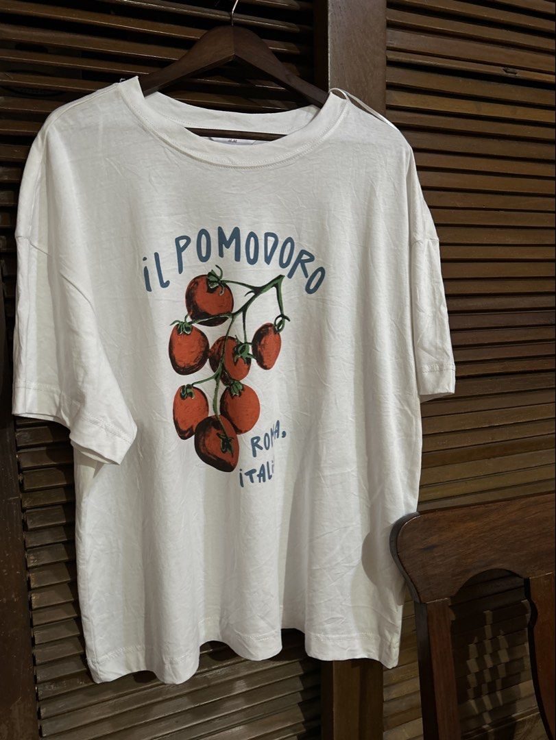 Il pomodoro white tee (Category: Shirts) located in Las Pinas. Submitted by kukayskabinet (Listing ID 1468541475, Image 1). Description: 📌last price posted 📌no haggling, (TAWAD ) items are already on sale 📌 items posted are either brand new or pre-loved 📌 manage your expectations and buy at your own risk. .