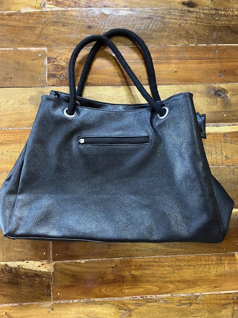Inspired black UK bag (Category: Shoulder Bags) located in Manila. Submitted by cjzgarments_ (Listing ID 1468526369, Image 2). Description: Leather .
