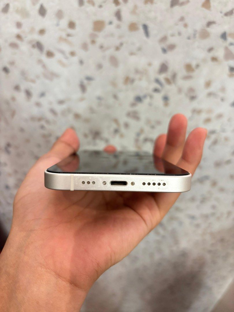 IP14 (Category: iPhone 14 Series) located in Kuala Lumpur. Submitted by nurfarhana03_ (Listing ID 1468554826, Image 3). Description: .