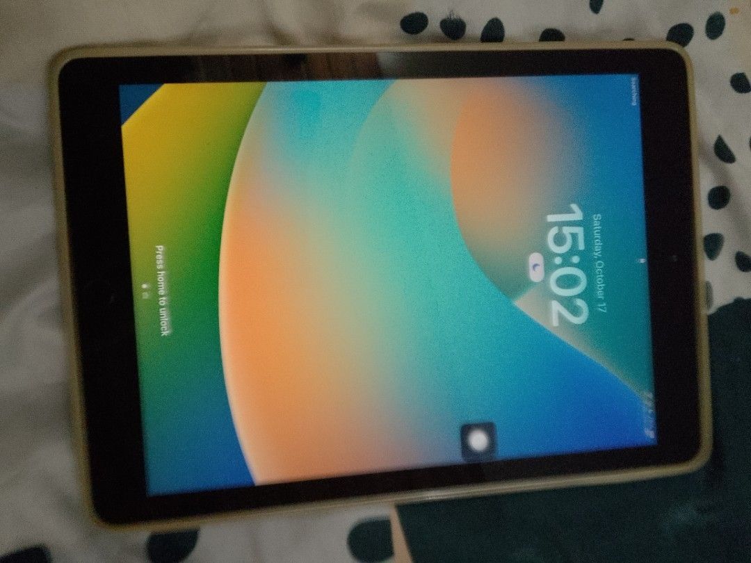 Ipad 5th gen (Category: iPad) located in Manila. Submitted by nobleflower_1b67b6 (Listing ID 1468688187, Image 3). Description: IPAD 5TH HEN -Negotiable -Unit only -With light scratches -Nalalagyan apple id -No touch id -No mic .