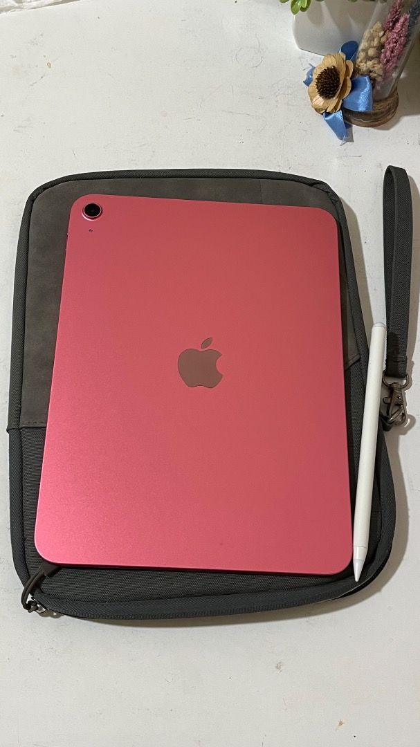 iPad A16 11th Gen Pink 128gb with Pen (Category: iPad) located in Pasig City. Submitted by cie.sells (Listing ID 1468540739, Image 1). Description: iPad A16 11th Gen Pink 128gb with Goojodoq Stylus Pen Wi-Fi only 97% Batt Health Warranty 'till November 2026 No History of Repair No Issue Inclusions: - Unit - Goojodoq Stylus Pen - Adaptor and Wire .