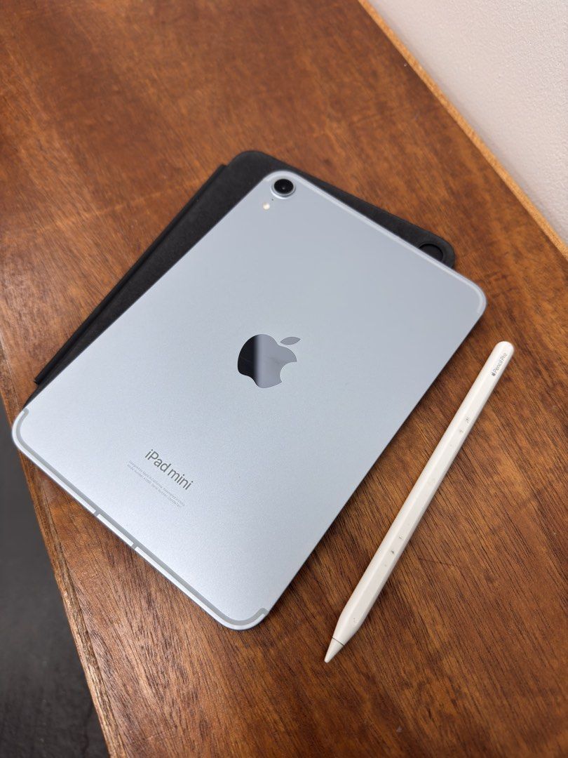 Ipad Mini (Category: iPad) located in Quezon City. Submitted by awsalvador (Listing ID 1468505360, Image 2). Description: Ipad Mini 7th Gen (A17 Pro) Blue Cellular + Wifi 512GB Capacity Apple Pencil Included Original Ipad Smart Cover (Black) Note: No scratches on the screen No box No issues .