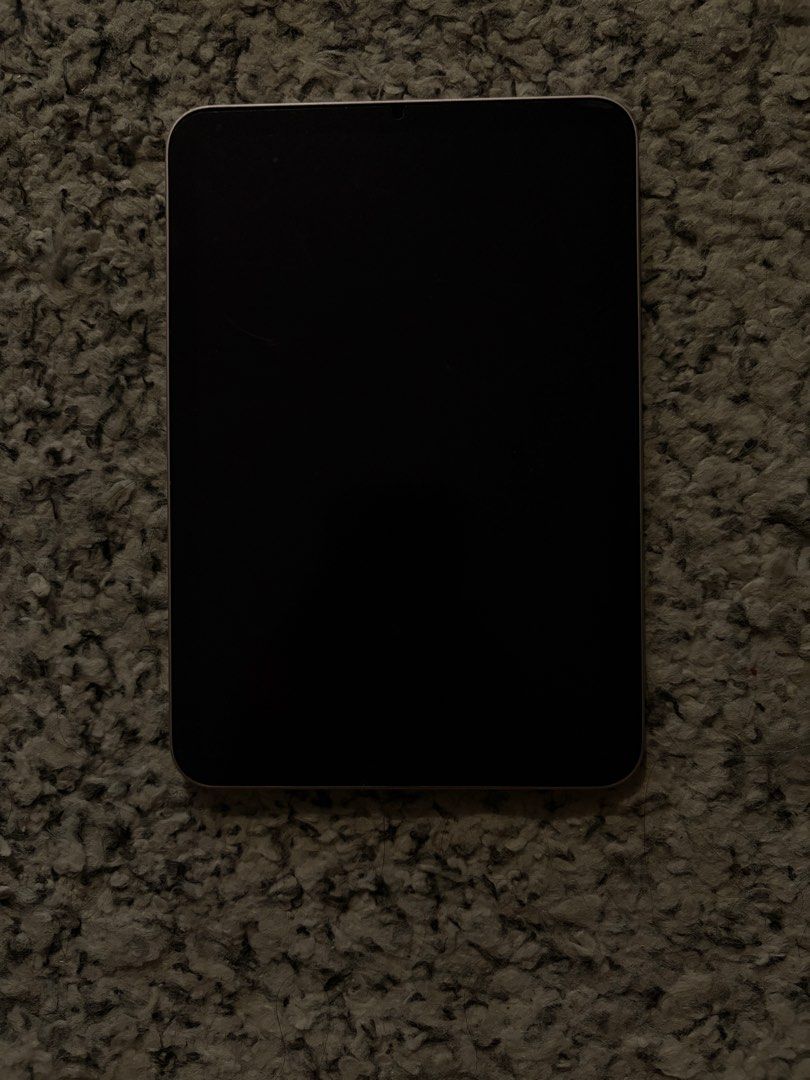 Ipad mini (Category: iPad) located in Kuala Lumpur. Submitted by epictiger-e688 (Listing ID 1468529106, Image 2). Description: Ipad mini bought on 2022 , will get box , receipt, charger and plug, prefer cod, can nego.