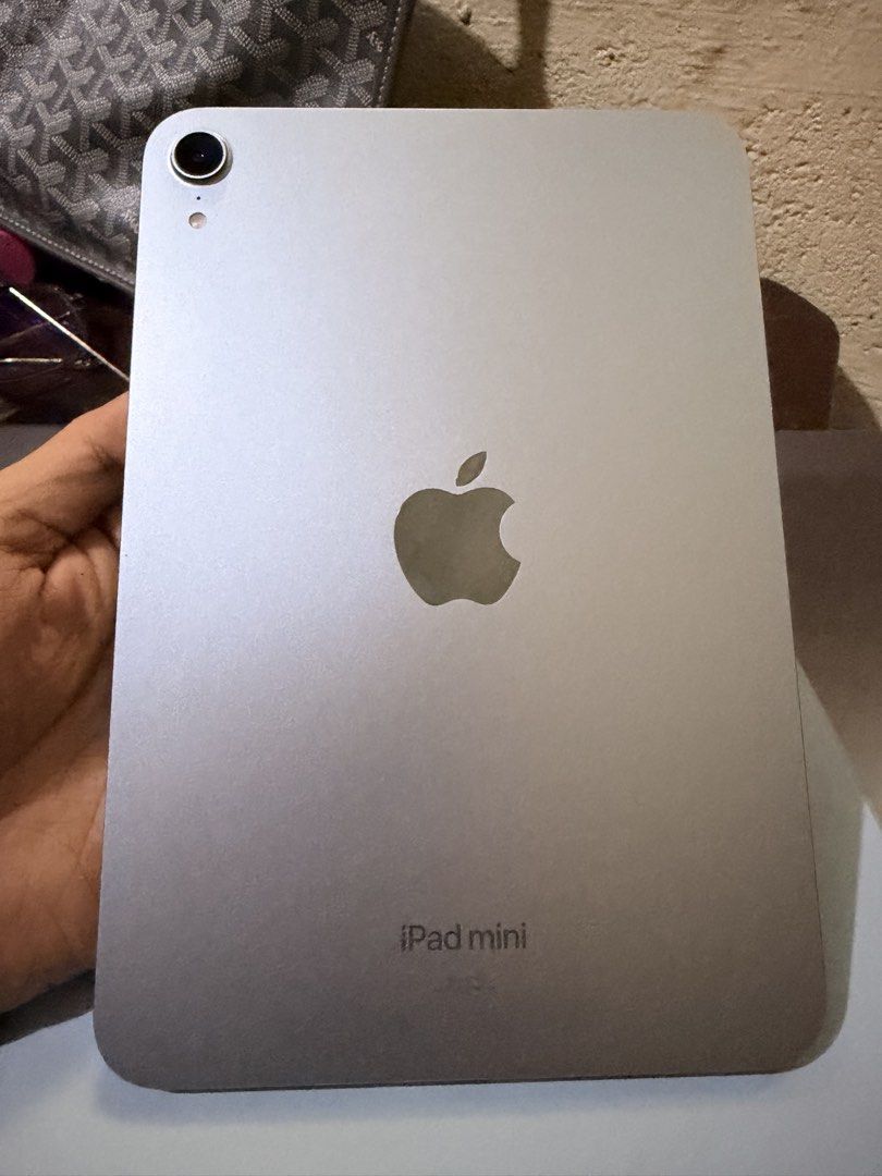 IPAD MINI 7 A17 PRO 128GB wifi only (Category: iPad) located in Mandaluyong City. Submitted by danaya24 (Listing ID 1468549764, Image 1). Description: FOR SALE IPAD MINI 7 A17 PRO 128gb color blue 💙 UNIT ONLY PLUS CLEAR CASE In mint condition No history if repair All button and touch ID working Still under warranty until may 2027 Price is still negotiable .