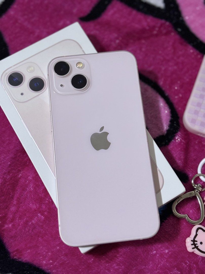 Iphone 13 128gb PINK (Category: iPhone 13 Series) located in Manila. Submitted by quickmoon.3009c1 (Listing ID 1468672005, Image 1). Description: For sale po mababa nadin po price rush nadin po kasi pakibasa nalang po para iwas tanung 😍 78% batt health original Local variant ntc approved Factory unlock any sim pwede Face id working True tone working Ios 26 Super kinis super smooth Pwedeng pwede sa maselan po NO HISTORY OF REPAIR PO TALAGA NO DEN