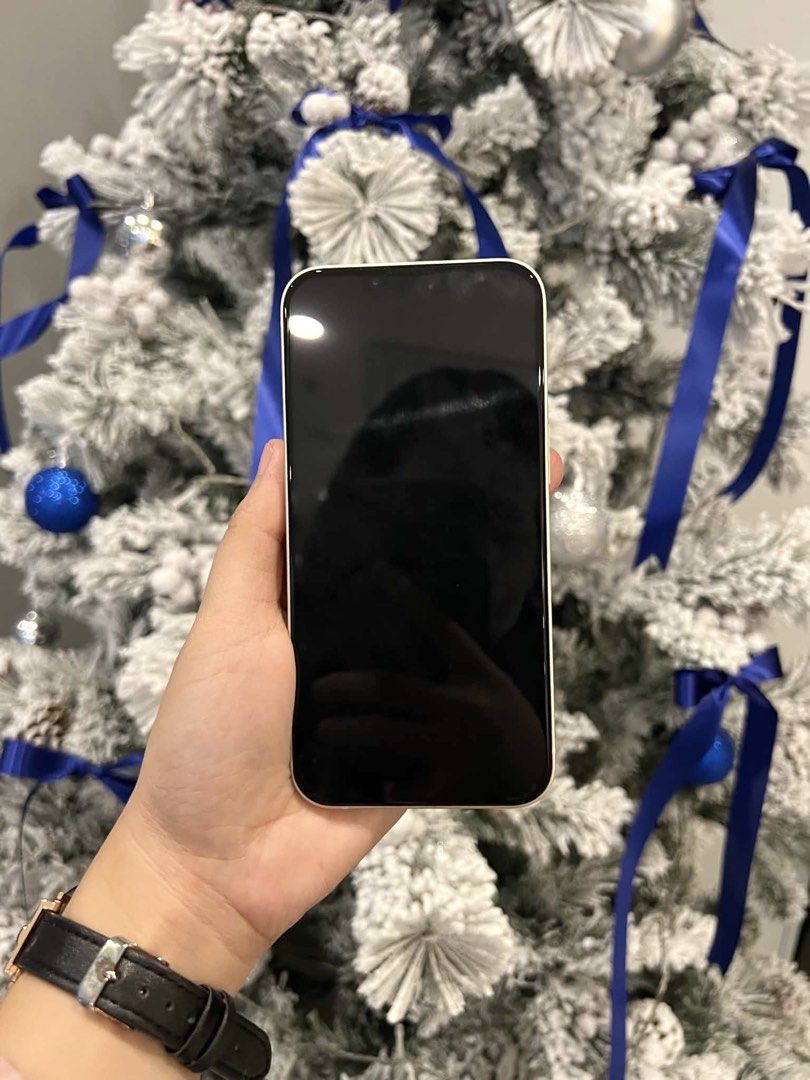 iPhone 13 ( 128gb) (Category: iPhone 13 Series) located in Manila. Submitted by maricaracornista_ (Listing ID 1468587191, Image 2). Description: ✨Iphone 13 128gb starlight ☑️Truetone working ☑️Face id/True Tone ☑️Factory unlocked anysim ☑️No history of repair ☑️No issues/No scratches ☑️Allworkings. 🔋Battery health: 78% My own prelove, Good as new. 🎄Inclusion: Original box And phone Case. 🪩MEETUP: ORTIGAS and Binangonan. Pick up or delivery (sh