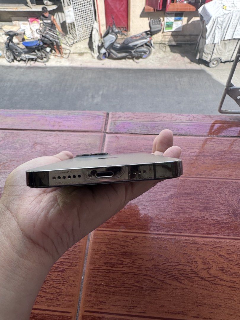 IPHONE 13 PROMAX 256gb (Category: iPhone 13 Series) located in Quezon City. Submitted by ariamae18 (Listing ID 1468551549, Image 3). Description: Iphone 13 promax 256gb Battery replacement sa service center ng powermac pinapalitan. Cord and unit only. Price is negotiable pm pm.
