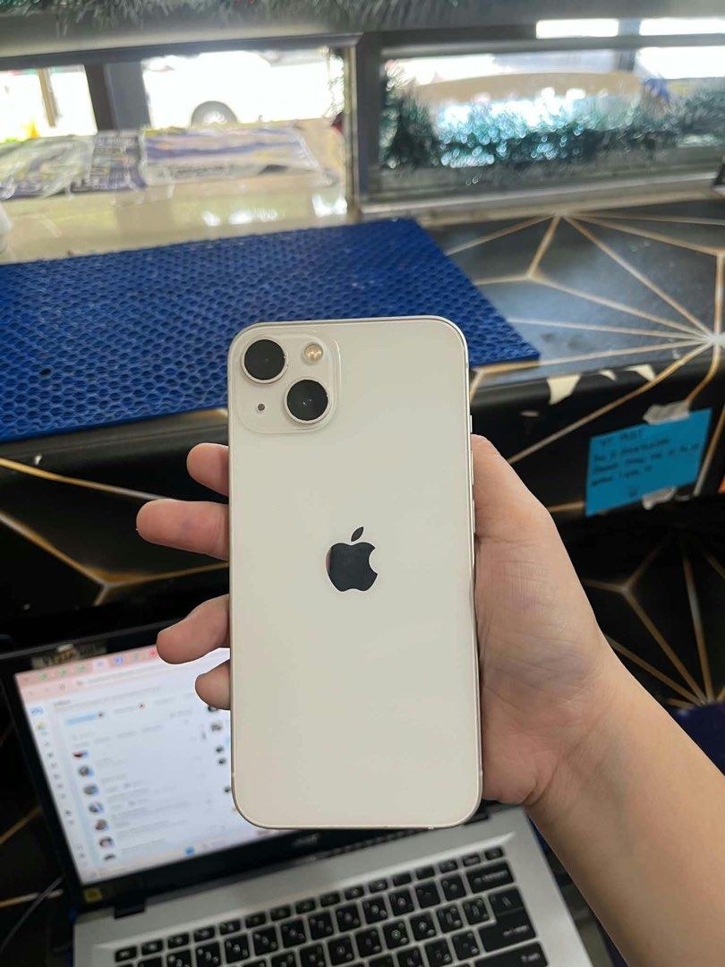 iPhone 13 White (Category: iPhone 13 Series) located in Manila. Submitted by harryelizondo (Listing ID 1468526535, Image 3). Description: For Sale iphone 13 White 128gb 88% battery health Ph variant Phone only Meetup: San Juan / Mandaluyong .