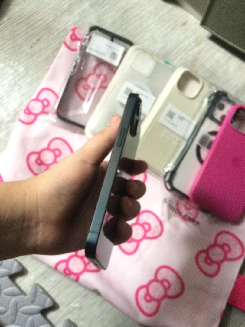 Iphone 14 128GB (Category: iPhone 14 Series) located in Pasig City. Submitted by xoxobible (Listing ID 1468578847, Image 3). Description: IPHONE 14 128GB IOS 27 NO ISSUE, NO PAINT CHIPS (MAKINIS) NO REPLACED PARTS BATT HEALTH 71% ZPA VARIANT NO SIM RESTRICTIONS Inclusion: Unit cases.