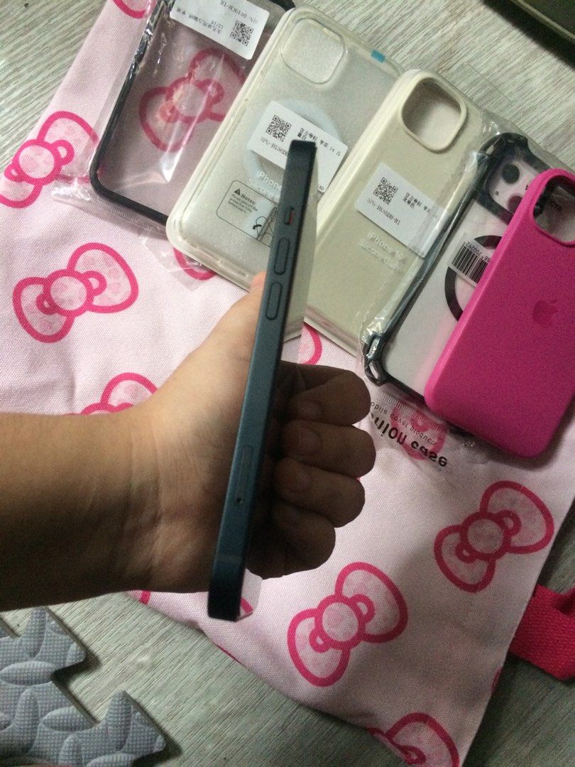 Iphone 14 128GB (Category: iPhone 14 Series) located in Pasig City. Submitted by xoxobible (Listing ID 1468578847, Image 2). Description: IPHONE 14 128GB IOS 27 NO ISSUE, NO PAINT CHIPS (MAKINIS) NO REPLACED PARTS BATT HEALTH 71% ZPA VARIANT NO SIM RESTRICTIONS Inclusion: Unit cases.