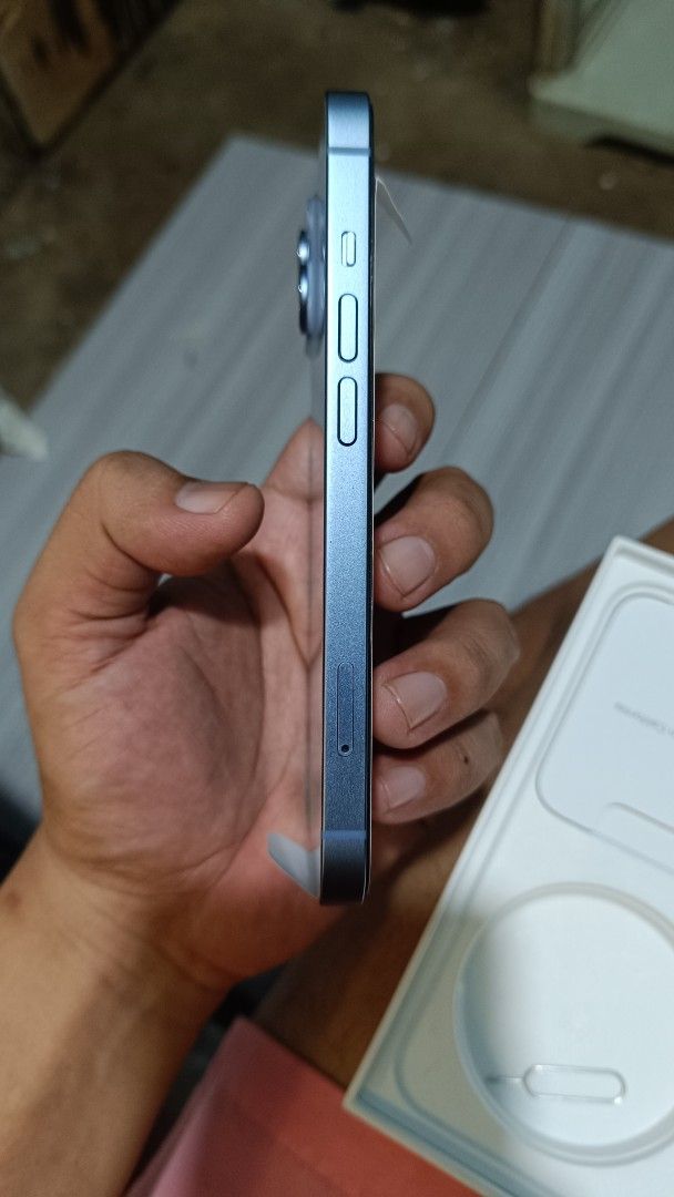 IPHONE 14 128GB (Category: iPhone 14 Series) located in Pateros City. Submitted by jomarsena (Listing ID 1468595595, Image 2). Description: hi guys selling my Iphone 14 128GB Nabili ko po sa aming Company APPLE EMPLOYEE SALE. 1month palang sakin and Hindi na masyado nagamit no issue as in brand new pa sya syempre it comes with -BOX -UNIT -ORIGINAL CHARGING CHORD -SIM EJECTOR .