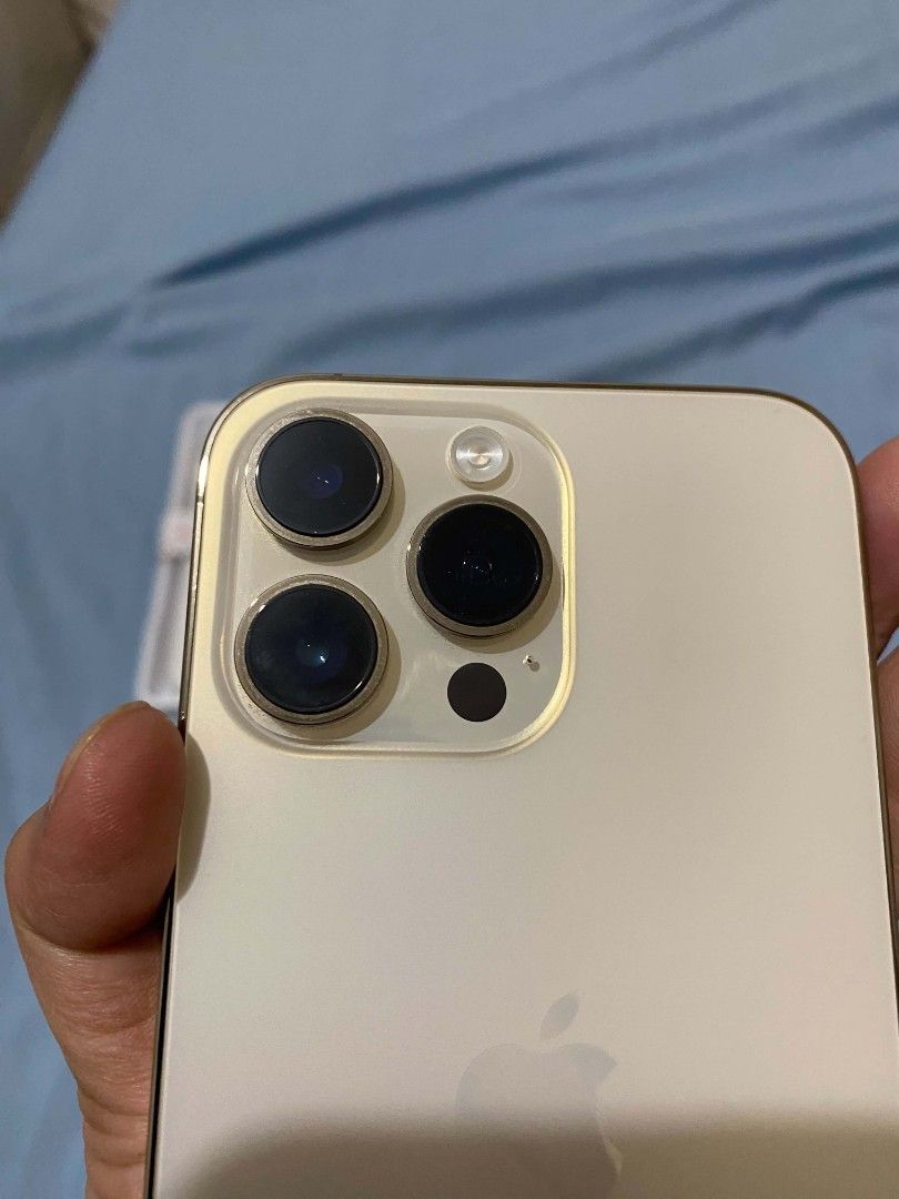 iphone 14 pro max 128gb (Category: iPhone 14 Series) located in Binan City. Submitted by calmtree.1d7f31 (Listing ID 1468559764, Image 2). Description: FOR SALE ONLY !! 💸27k Iphone 14 pro max 128GB Factory unlocked Deep Purple 76% BH (super kunat) No repair of history No sim restrictions Working face id Working true tone Gana lahat ng buttons Sobrang linaw both cam Unli reset no issue, makinis, no dents or scratches inclusions orig box, rep cord