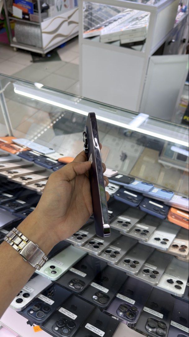 iPhone 14 Pro Max 128gb 98% BH Smart Locked with box (Category: Other Gadgets) located in Manila. Submitted by carimgadgets (Listing ID 1468678603, Image 3). Description: .