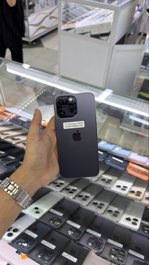 iPhone 14 Pro Max 128gb 98% BH Smart Locked with box (Category: Other Gadgets) located in Manila. Submitted by carimgadgets (Listing ID 1468678603, Image 1). Description: .