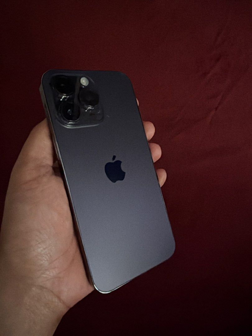 Iphone 14 Pro Max (Category: iPhone 14 Series) located in Pasig City. Submitted by the_bag_agent (Listing ID 1468573685, Image 2). Description: Has signs of usage on the charging port. Never been repaired and all original parts. Comes with box and free cable. Factory unlocked (can use all networks) First owner No issues BH is at 73% RFS: Bought new phone.