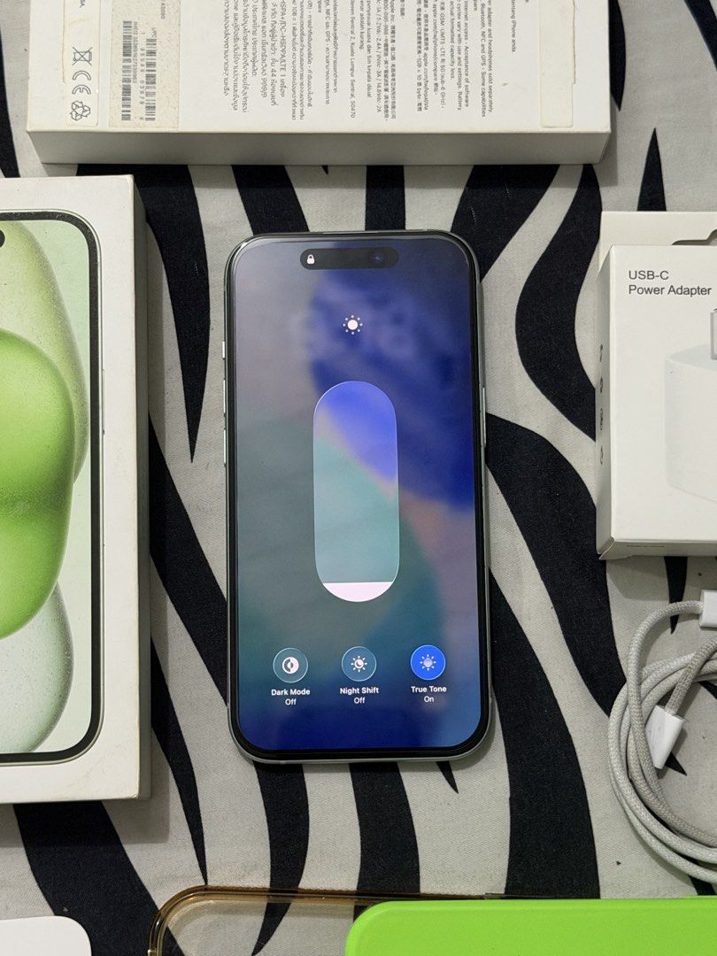 Iphone 15 128gb (Category: iPhone 15 Series) located in Taguig. Submitted by cabspanda (Listing ID 1468668618, Image 3). Description: Personal used Model: iPhone 15 128gb green - Factory Unlock Any Sim - Battery Health: 81% - Condition: Good, well-taken care of, 1 minor dent sa lower see picture - Inclusions: Original box, USB-C cable, power adapter, and phone cases - Meetup Locations: SM Megamall, Market! Market!, SM East Ortigas, and Arcovia Ci