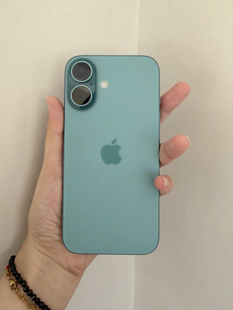 IPHONE 16-256gb TEAL (Category: iPhone 16 Series) located in Batangas. Submitted by janemaraa (Listing ID 1468579606, Image 2). Description: 🍎 IPHONE 16 - 256GB TEAL • 86% battery health orig • Good condition • NTC approved • Any sim working • Minimal dent (please refer to photos) • No history of repair Inclusions: unit w/ tempered, orig box, cord, 3 cases 📍San Jose, Batangas - can do meetups in nearby areas (Cuenca/Lipa/Batangas City) -If sure