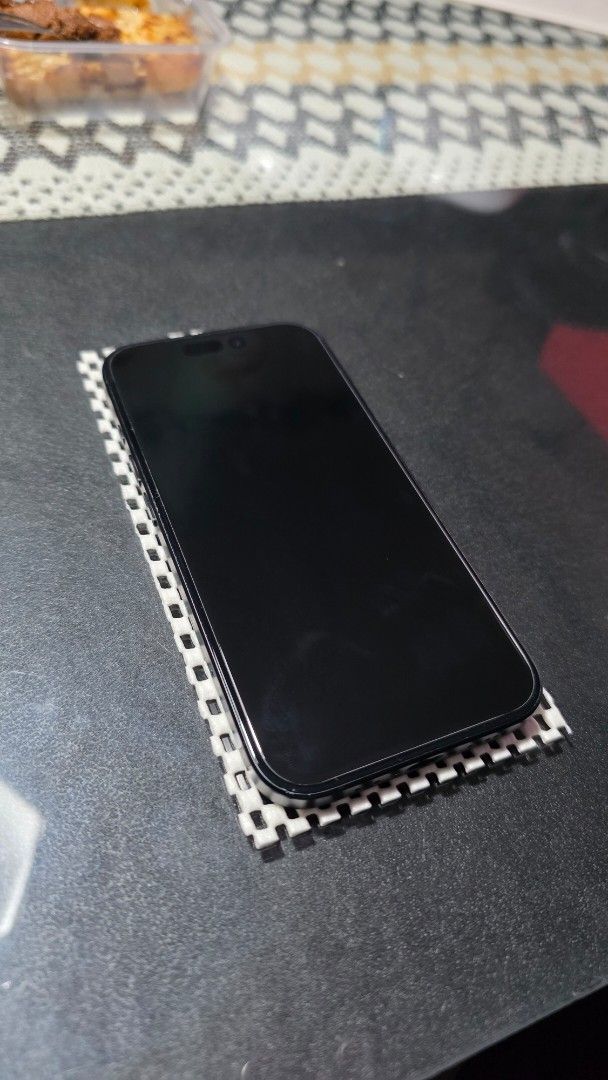 iPhone 16 (Category: iPhone 16 Series) located in Makati City. Submitted by jrl026 (Listing ID 1468543634, Image 1). Description: .