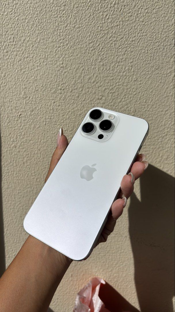 iPhone 16 Pro Max 512 gb Silver (Category: iPhone 16 Series) located in Manila. Submitted by heykristin.e (Listing ID 1468657631, Image 2). Description: iPhone 16 Pro Max Silver 512 gb Bought in HK Apple Store 89% Battery Health 100% screen smoothness (no scratches, tempered glass installed since day 1) Lady owner With original box Meet up in BGC or Makati Area.