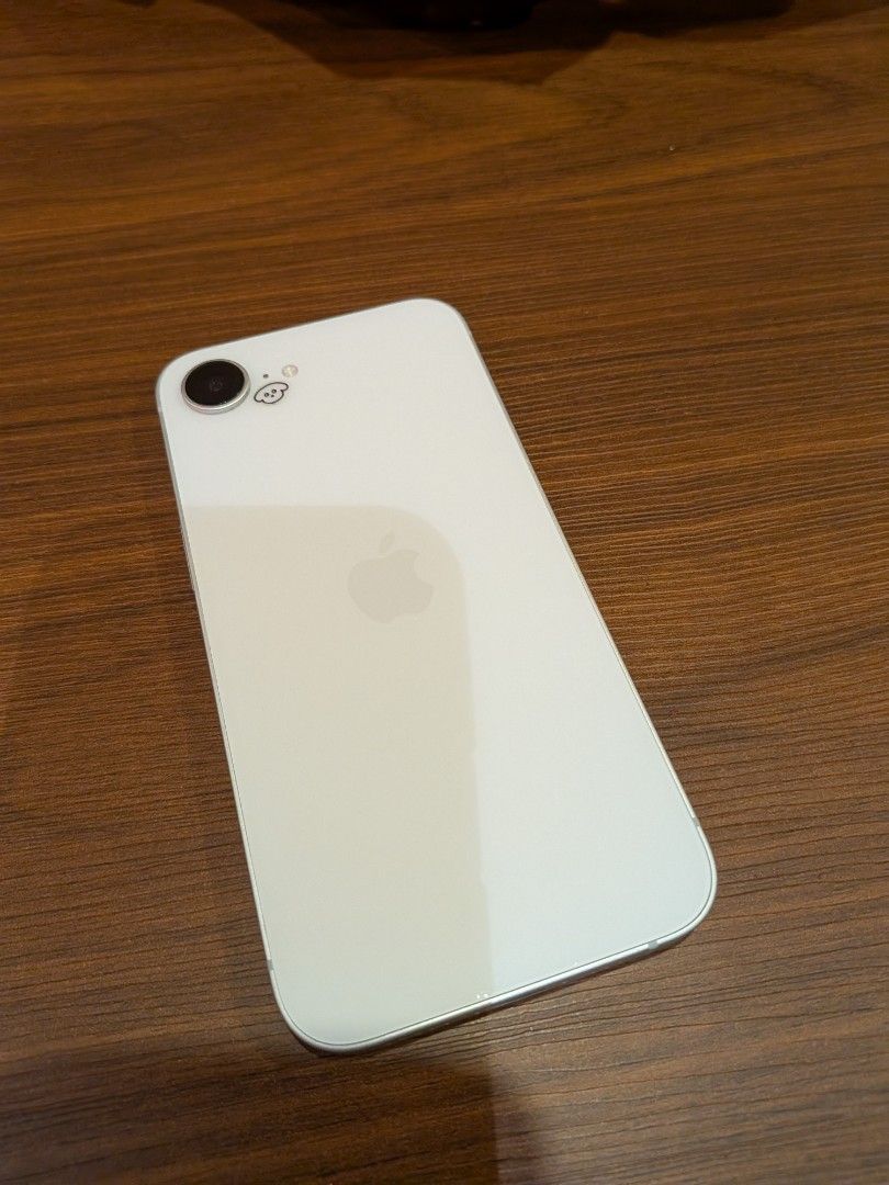 iphone 16e (Category: iPhone 16 Series) located in Manila. Submitted by marco.ladios (Listing ID 1468647944, Image 2). Description: Iphone 16e 128gb 93% battery health No dents and scratches come w box, elago case(worth 1.5k) and orginal cable unli check on meet up RFS: upgrade phone meet up: makati.
