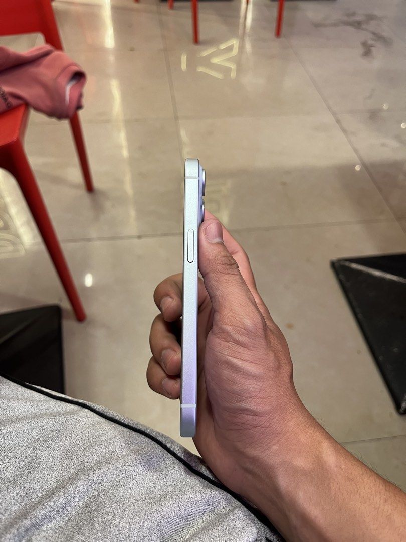 Iphone (Category: iPhone 15 Series) located in Manila. Submitted by rnzblrn (Listing ID 1468579084, Image 3). Description: - Model: iPhone 15 - Color: Blue - Storage: 128GB - Battery Health: 89% (343 Cycle Count) - Warranty: Active until March 2027 - Inclusions: Original box and charger - Meetup Locations: SM North / Valenzuela area.