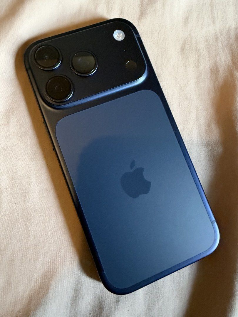 iPhone 17 Pro 256GB Deep Blue | ONLY 4 CYCLE COUNT| Complete w/ Receipt (Category: iPhone 17 Series) located in Makati City. Submitted by carlsenson (Listing ID 1468501753, Image 1). Description: iPhone 17 Pro 256GB Deep Blue | ONLY 4 CYCLE COUNT | Complete w/ Receipt Price: ₱64,990 - Negotiable Bought from Power Mac Center on September 27, 2026 Reason for sale: Upgrade The phone is in excellent, near-brand-new condition and has been used with a 