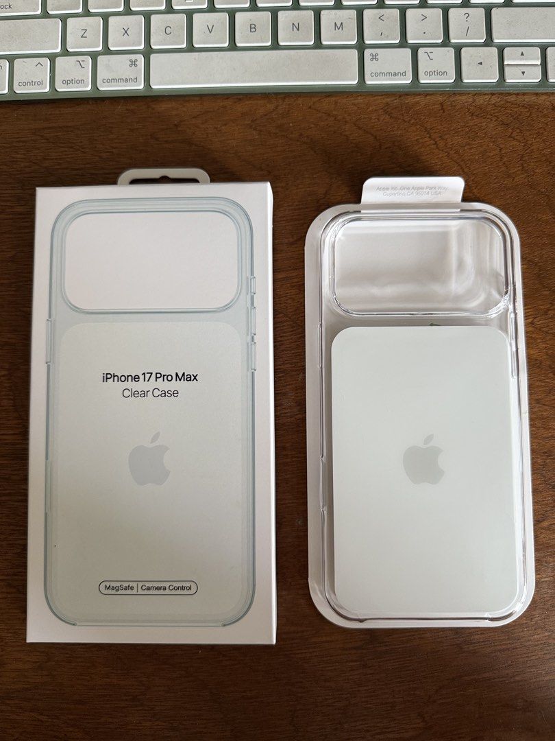 iPhone 17 Pro / 17 Pro Max / 18 Pro Max Clear MagSafe Case Cover [Clear] (Category: Cases & Sleeves) located in Manila. Submitted by razelysonn (Listing ID 1468561638, Image 1). Description: Pm me avail on hand :).