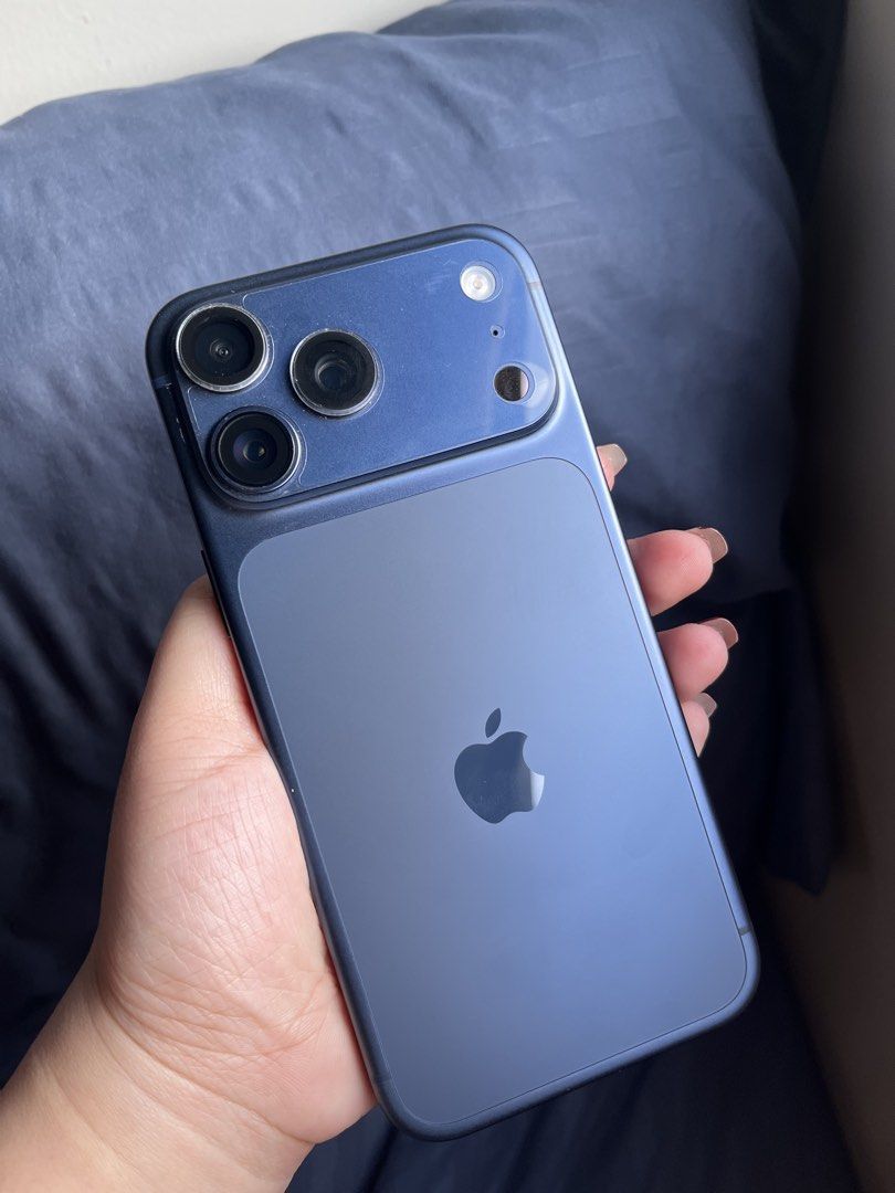 iPhone 17 Pro Max (Category: iPhone 17 Series) located in Pasig City. Submitted by alyandaly (Listing ID 1468656714, Image 3). Description: FOR SALE: iPhone 17 Pro Max 256 GB 📱 ✅ Less than 2 months old ✅ Under Apple Warranty ✅ No issues, all working perfectly ✅ Excellent condition ✅ Complete set RFS: Need cash ASAP. Open for meet-up. PM for inquiries! Serious buyers only. 😊.