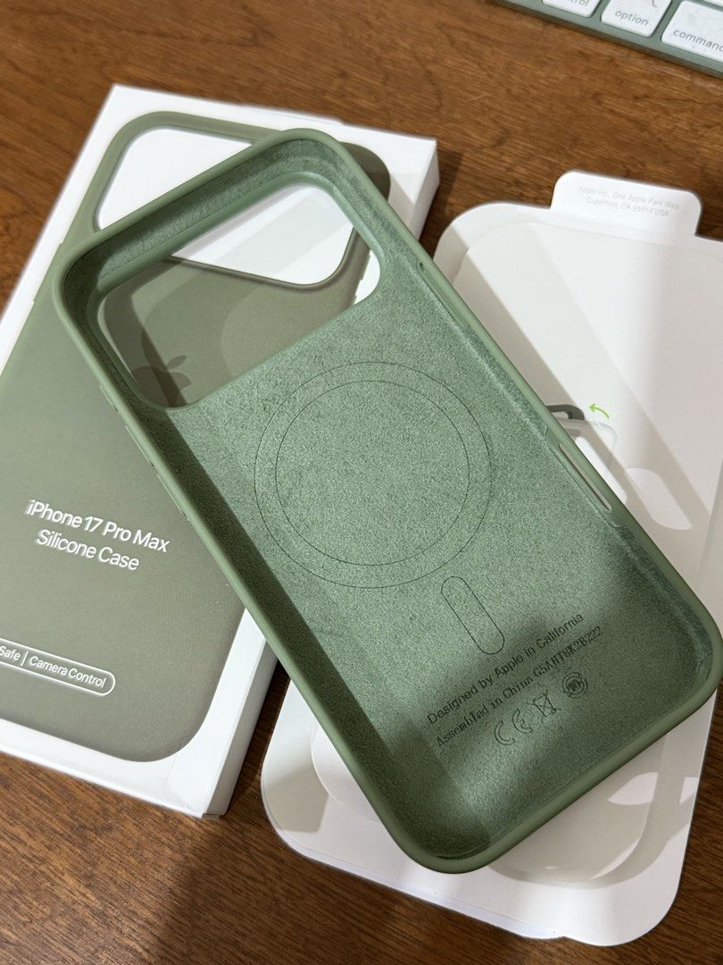 iPhone 17 Pro Max / 18 Pro Max Silicone MagSafe Case Cover [Green] (Category: Cases & Sleeves) located in Manila. Submitted by razelysonn (Listing ID 1468559530, Image 3). Description: Pm me :) .