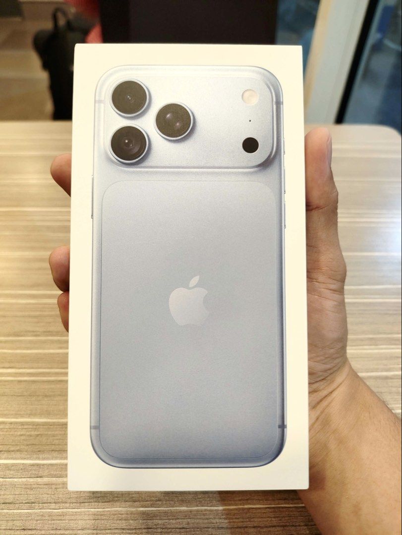 iPhone 18 Pro Max 512GB BNEW SEALED (Category: iPhone 18 Series) located in Antipolo. Submitted by lowkeygadget (Listing ID 1465800265, Image 1). Description: BNEW SEALED iPhone 18 Pro Max 512GB Globelocked can openline for you 📍Antipolo.