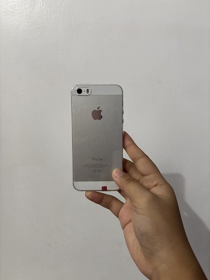 iPhone 5s (Category: Others) located in Manila. Submitted by urechicthrftmnl (Listing ID 1468710661, Image 1). Description: With charger (Orig price 1,700).