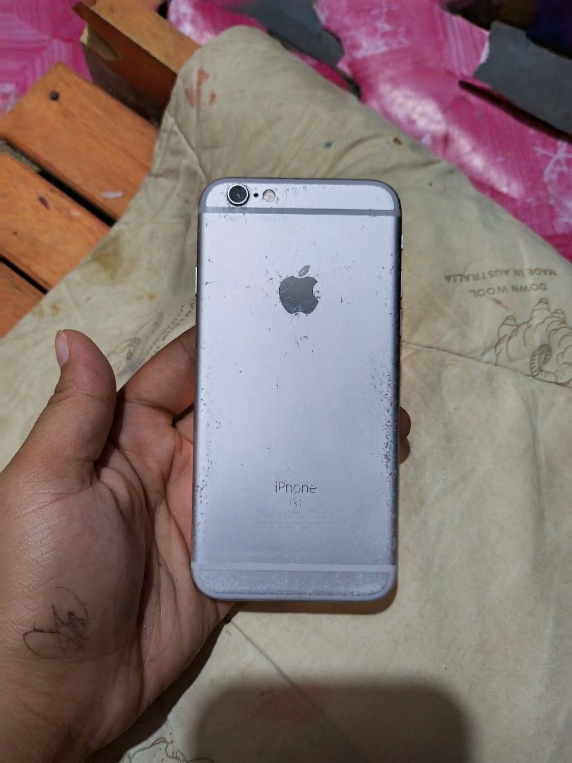 Iphone 6s 16gb (Category: iPhone 6 Series) located in Manila. Submitted by shainamae09 (Listing ID 1468679068, Image 3). Description: ‼️RUSH SALE IP 6s 16gb NO ISSUE NO HISTORY OF REPAIR HAS DENTS LANG SA LIKOD BUT SLL GOODS NAMAN PATI BOTH CAM NEED LNG MONEY HUHU MESSAGE ME IF YOUR INTERESTED .