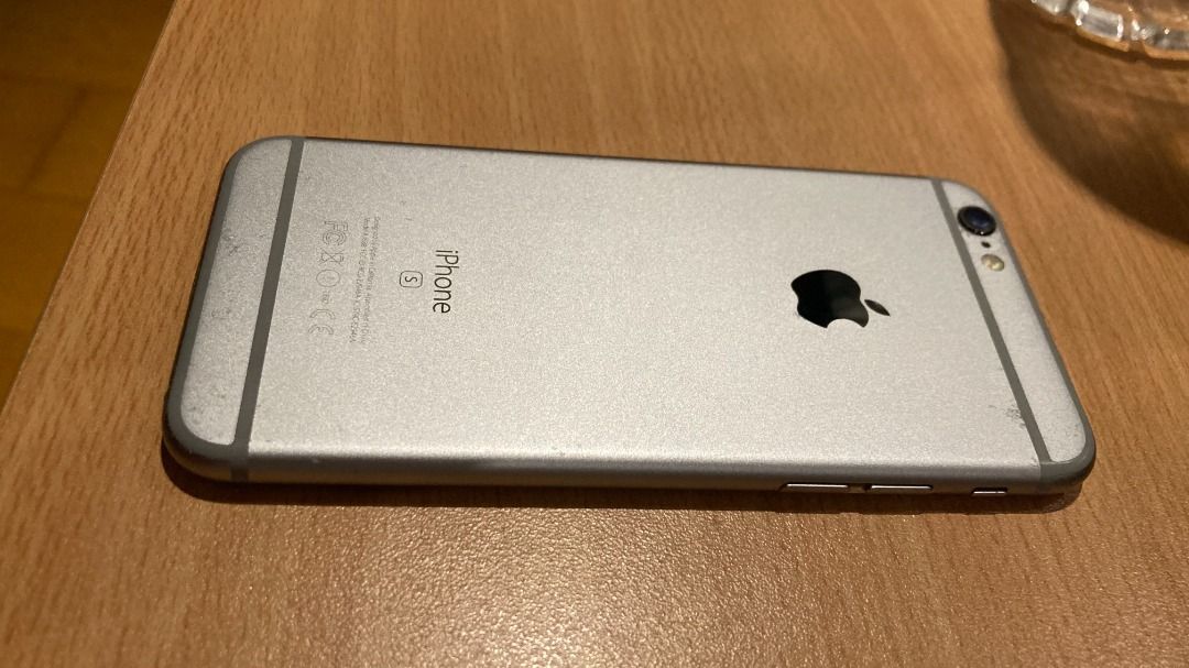 IPhone 6S 64GB (Category: iPhone 6 Series) located in Santa Rosa. Submitted by mael_ (Listing ID 1468581841, Image 1). Description: - Model: iPhone 6S - Storage Capacity: 64GB - Color: Silver May crack na ang screen. 70% na din battery capacity. Di na nagagamit baka may gusto gumamit, sayang din kung itapon lang. Usable pa pag napalitan ng battery at screen..