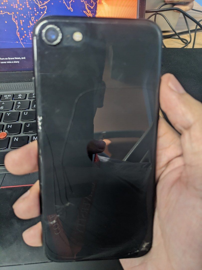 Iphone SE 2020 128gb (Category: iPhone SE Series) located in Manila. Submitted by freedeer-50bc56 (Listing ID 1468603508, Image 1). Description: Iphone SE 2020 128gb Any sim 75% Batt Health Cracked Backglass Working fingerprint 128gb 6500 nego.