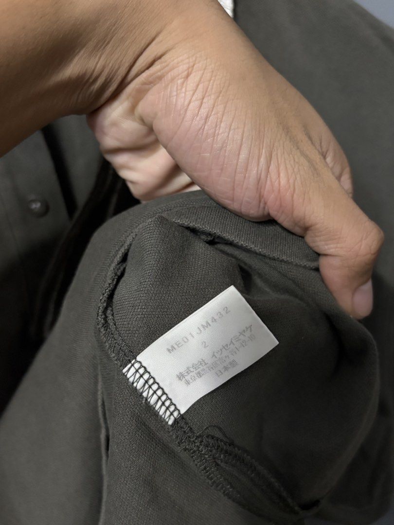 Issey Miyake Polo Shirt (Category: Tshirts & Polo Shirts ) located in Iloilo. Submitted by bygone.ph (Listing ID 1468627027, Image 3). Description: 20.5x27.