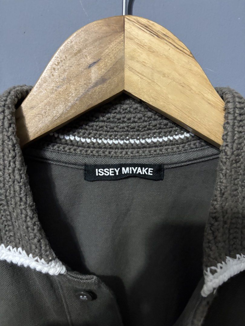 Issey Miyake Polo Shirt (Category: Tshirts & Polo Shirts ) located in Iloilo. Submitted by bygone.ph (Listing ID 1468627027, Image 2). Description: 20.5x27.