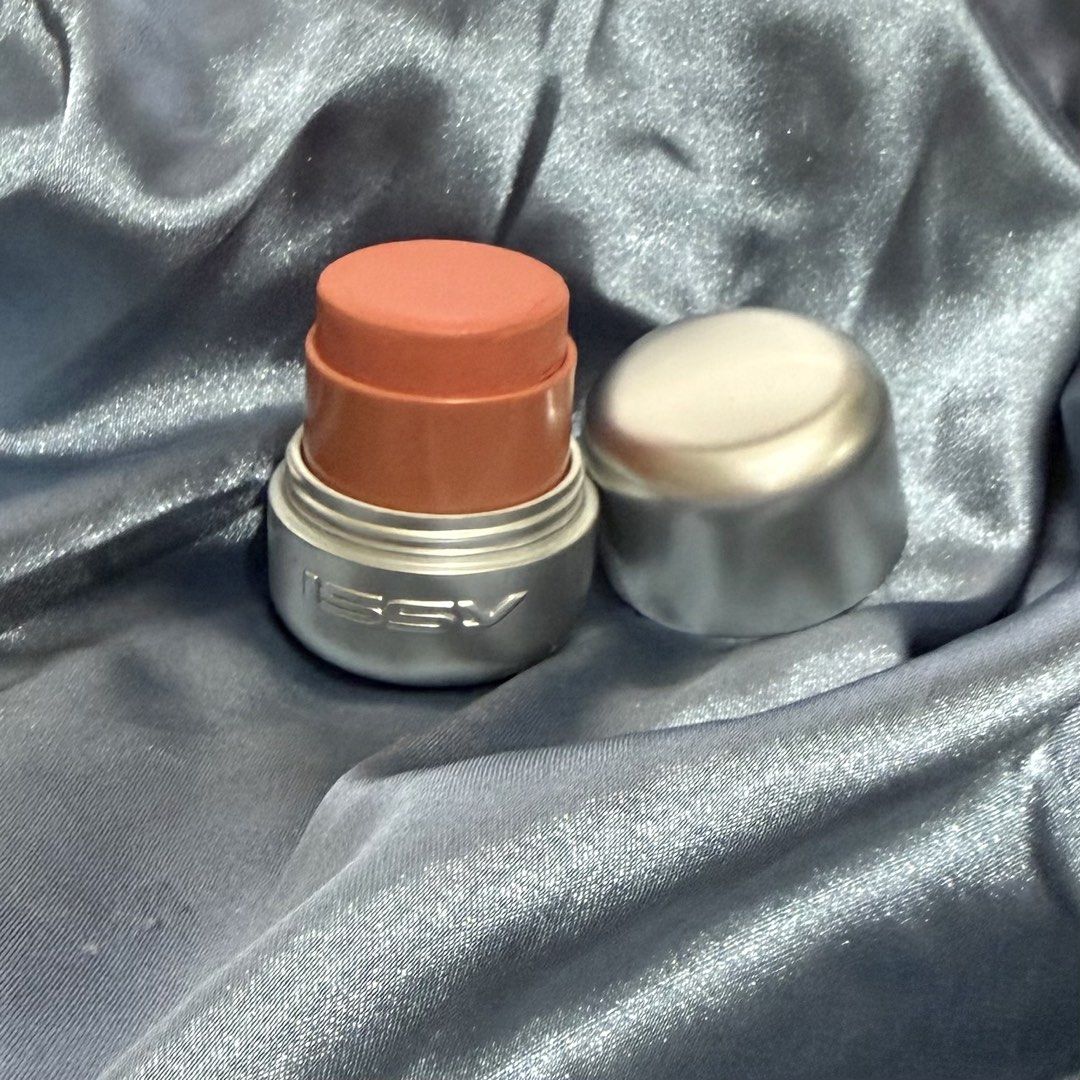 Issy Creme Flush Stick in Bounce (Category: Makeup) located in Muntinlupa City. Submitted by itsraas (Listing ID 1468542364, Image 1). Description: - Brand/Item: Issey Cream Flush Stick - Shade: Bounce - Net Weight: 8.5g / 0.30 oz - Condition: Used couple of times only. - Packaging: Twist-up silver tube with matching cap - Formula: Easy to blend on bare skin or foundation RFS: Declutter. Too many makeup. .