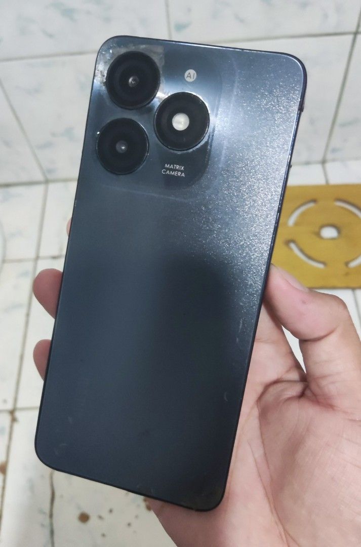 Itel A70 4+8/128gb. Orig. (Category: Other Gadgets) located in Manila. Submitted by jhurramire25082 (Listing ID 1468528371, Image 2). Description: bka my gs2 ? itel a70 orig. 4+8gb.ram/128gb.internal pang gamit2 o khit games pde gud pang back up phone bawal muna sa maseselan ,kta nmn issue, side frame need palitan kung maarte.. pero di nkka apekto.. test to sawa pm nlng.