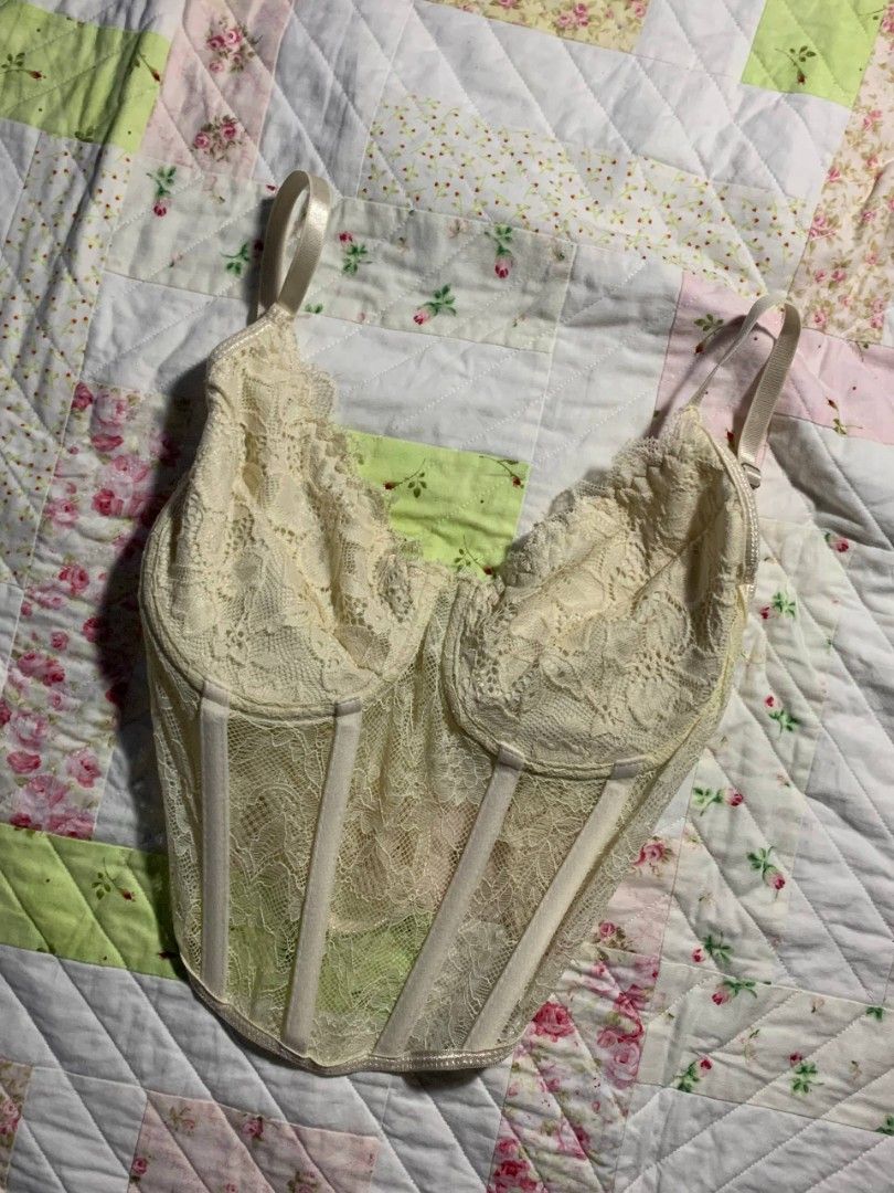 Ivory Lace Corset Top (Category: Others Tops) located in Paranaque City. Submitted by dayiiee (Listing ID 1468695918, Image 3). Description: ivory/cream lace corset top with delicate floral lace details, structured cups, and boning accents for a flattering silhouette. Features adjustable shoulder straps and a sheer lace design, perfect for a coquette, elegant, or feminine outfit. Size: XS-S 🤍 Color: Ivory/Cream ✨ Style: Lace Corset / Coquette / 