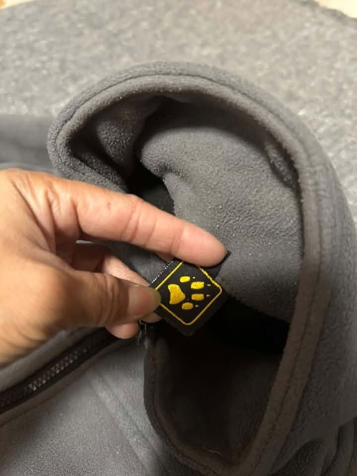 Jack Wolfskin Full-Zip Fleece Jacket (Category: Coats, Jackets and Outerwear) located in Manila. Submitted by thriftedbykab (Listing ID 1468549602, Image 2). Description: - Jack Wolfskin Full-Zip Fleece Jacket -No wash tag -Size: (M) -Width: 23 | Length: 26 -Condition: As new -Color Rate:9 /10 -Issue: No issue.
