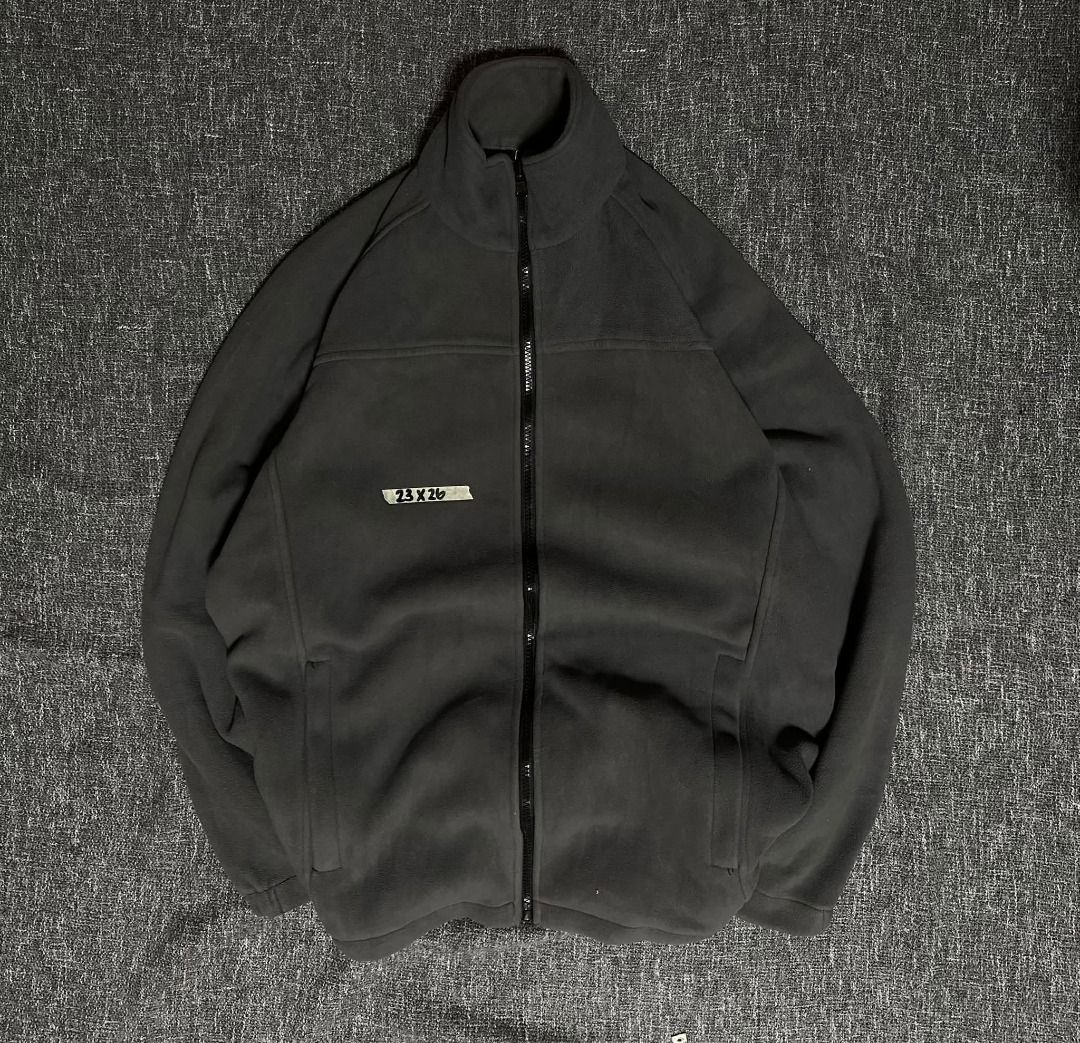 Jack Wolfskin Full-Zip Fleece Jacket (Category: Coats, Jackets and Outerwear) located in Manila. Submitted by thriftedbykab (Listing ID 1468549602, Image 1). Description: - Jack Wolfskin Full-Zip Fleece Jacket -No wash tag -Size: (M) -Width: 23 | Length: 26 -Condition: As new -Color Rate:9 /10 -Issue: No issue.