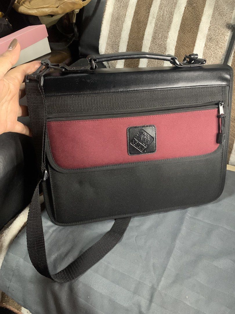 Japan branded laptop/document bag (Category: Laptop Bags & Sleeves) located in Cabanatuan. Submitted by mjluxxejapan (Listing ID 1468573668, Image 1). Description: Fixed price. Aporox 13”x10” meas antibay .excellent condition makapal heavy use .adjustable strap. Madami slots loob at labas pls see all photos posted .