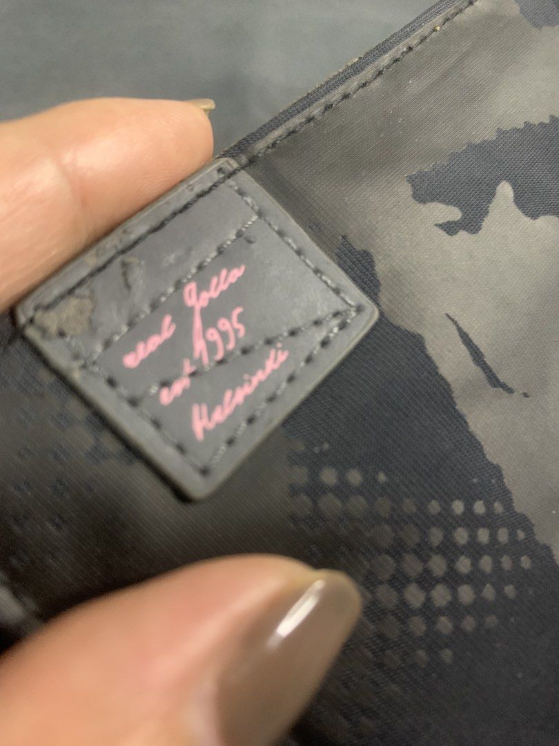Japan branded small purse (Category: Purses & Pouches) located in Cabanatuan. Submitted by mjluxxejapan (Listing ID 1468550078, Image 2). Description: Fixed price approx 3.3”x5” meas kasya mga cards .bnew makapal mganda quality . .