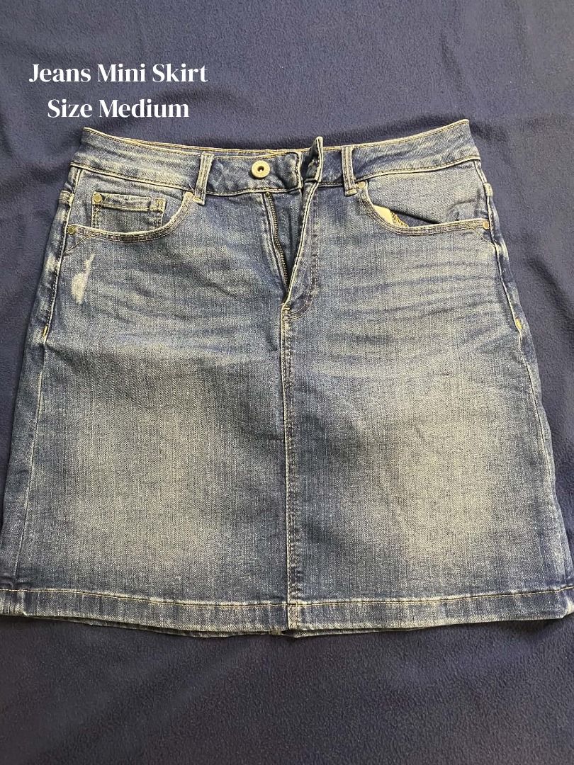 Jeans Mini Skirt Size Medium (Category: Skirts) located in Santa Cruz, Pampanga. Submitted by jncthriftshop (Listing ID 1468629105, Image 1). Description: Please note that this item is pre-loved and not brand new. It may have minor signs of use, such as small stains, loose threads, slight fading, or other minor imperfections. Please manage your expectations and check all photos carefully before purchasing. -Condition: Pre-loved / Secondhand -Mino