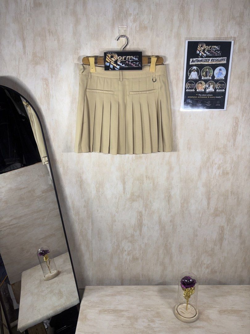 j.lindeberg ADINA GOLF SKIRT (Category: Skirts) located in Cabuyao City. Submitted by pormanation-thrift-store (Listing ID 1468618034, Image 3). Description: J.LINDEBERG ADINA GOLF SKIRT Condition: LIKE NEW Color rate: 10/10 (PWEDE SA MASELAN) Size: LARGE Dimes: 30”Wx15.5”L Issue: NONE‼️ Price: 2500.