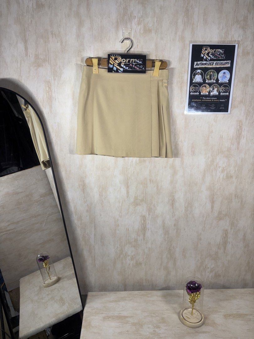 j.lindeberg ADINA GOLF SKIRT (Category: Skirts) located in Cabuyao City. Submitted by pormanation-thrift-store (Listing ID 1468618034, Image 1). Description: J.LINDEBERG ADINA GOLF SKIRT Condition: LIKE NEW Color rate: 10/10 (PWEDE SA MASELAN) Size: LARGE Dimes: 30”Wx15.5”L Issue: NONE‼️ Price: 2500.