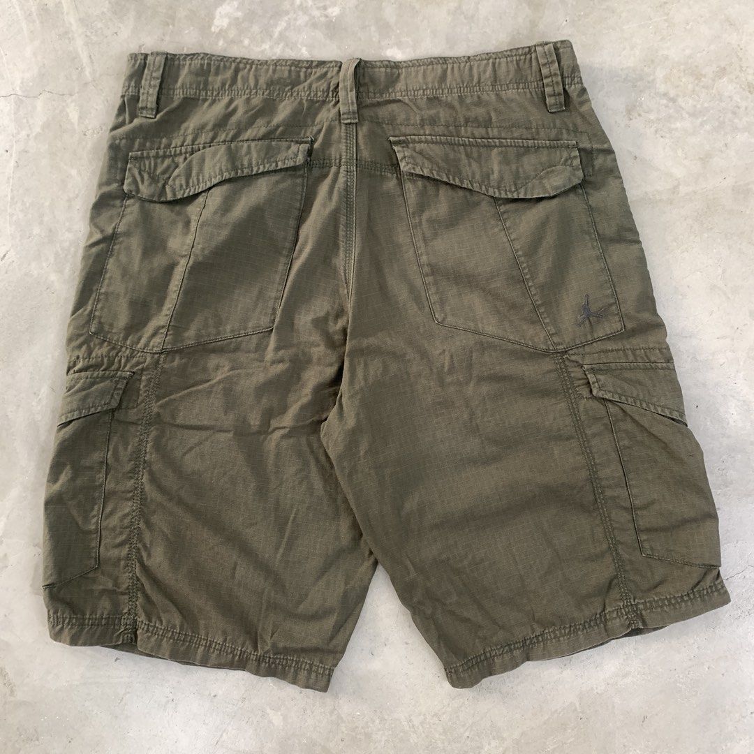 JORDAN (Category: Shorts) located in Manila. Submitted by end.user.ph (Listing ID 1468672047, Image 2). Description: JORDAN 32 waist (23 length).
